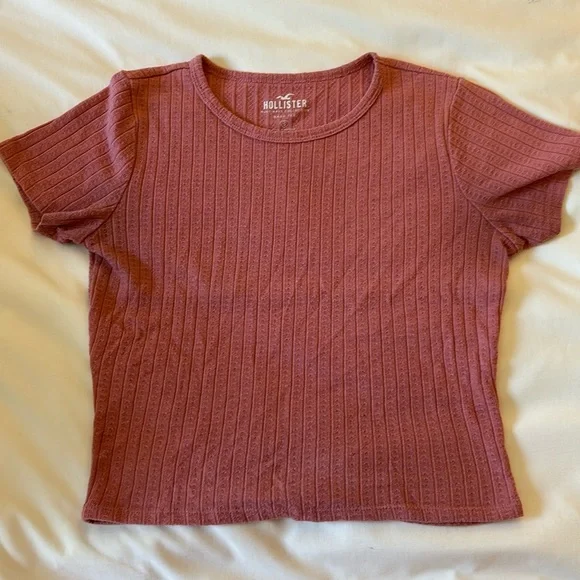 Hollister must-have collection baby tee - Picture 1 of 2